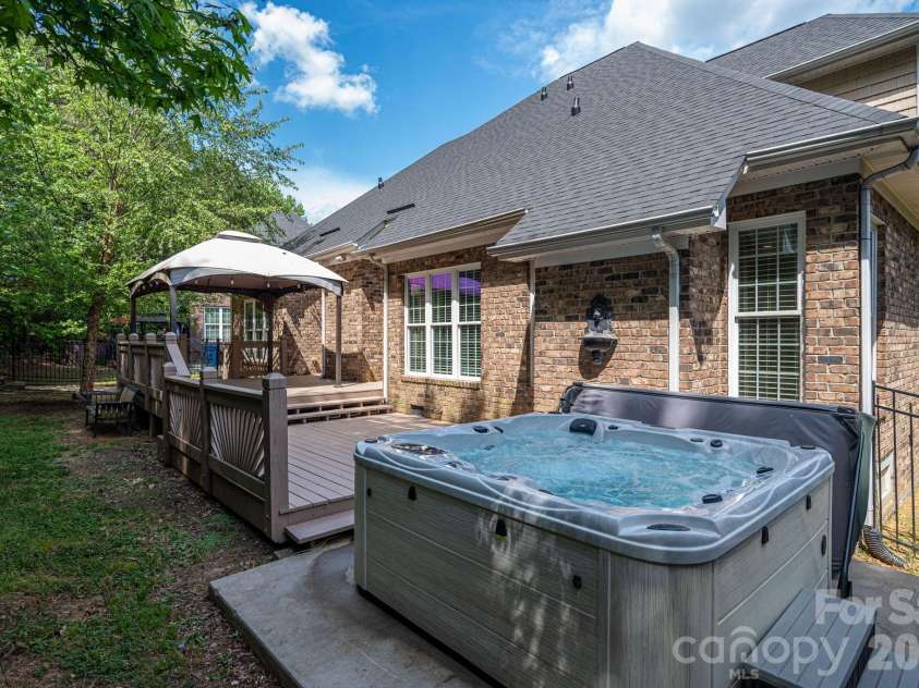4012 Saint Andrews Court, Cramerton, NC 28032.  MLS# CAR4372411, YatesRealty ID 13864. 