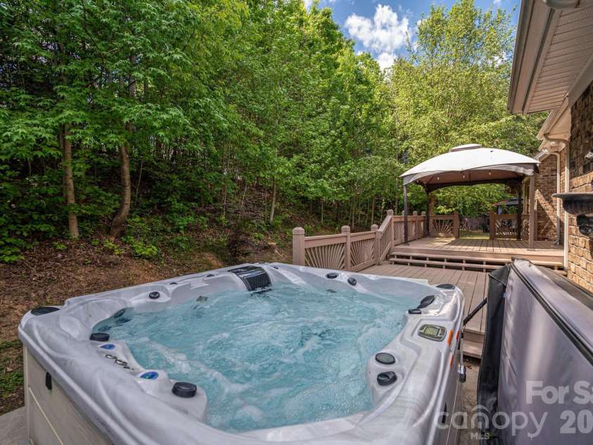 4012 Saint Andrews Court, Cramerton, NC 28032.  MLS# CAR4372411, YatesRealty ID 13864. 