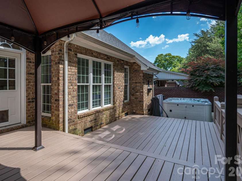 4012 Saint Andrews Court, Cramerton, NC 28032.  MLS# CAR4372411, YatesRealty ID 13864. 