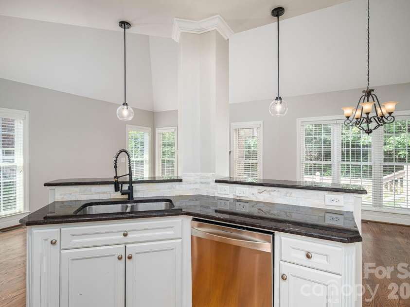 4012 Saint Andrews Court, Cramerton, NC 28032.  MLS# CAR4372411, YatesRealty ID 13864. 