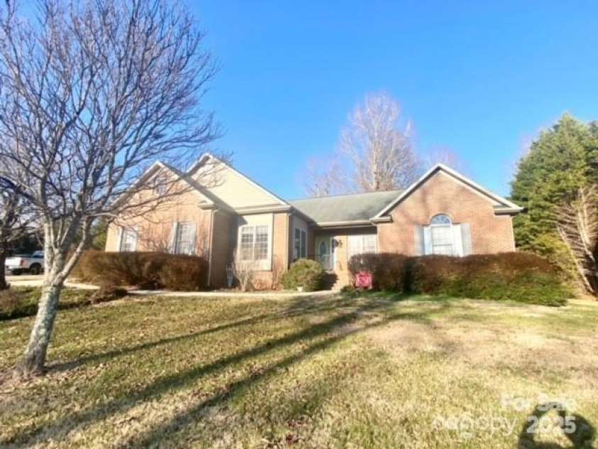 472 Windsor Drive, Taylorsville, NC 28681.  MLS# CAR4258060, YatesRealty ID 13865. 