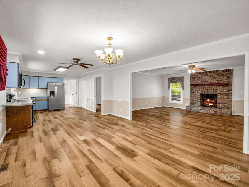 209 Daniel Drive, Hendersonville, NC 28739.  MLS# CAR4253931, YatesRealty ID 13866. 