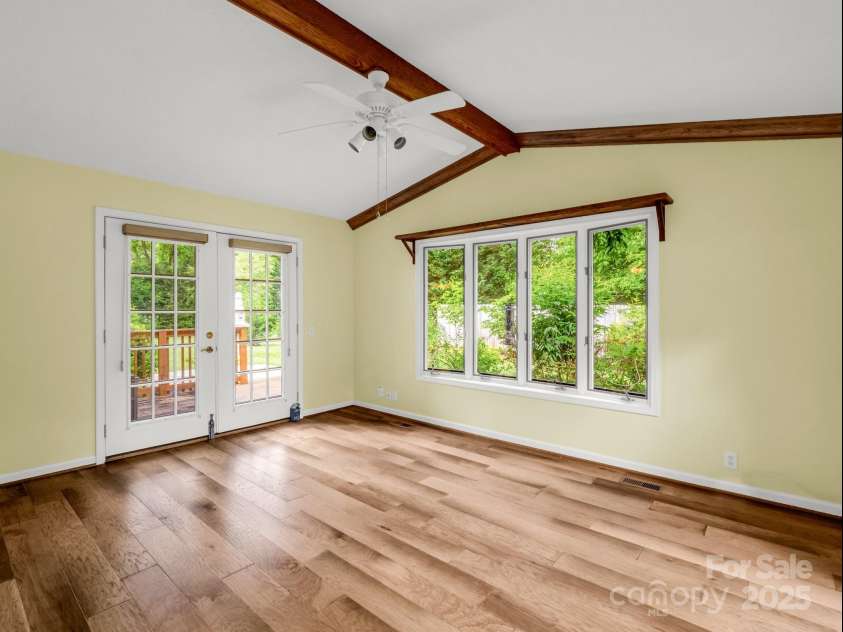 209 Daniel Drive, Hendersonville, NC 28739.  MLS# CAR4253931, YatesRealty ID 13866. 