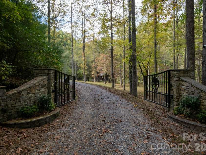 2108 River Hill Road, Murphy, NC 28906.  MLS# CAR4372151, YatesRealty ID 13866. 