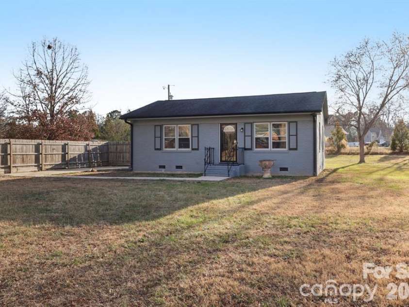 3207 Valleydale Road, Monroe, NC 28110.  MLS# CAR4371313, YatesRealty ID 13867. 