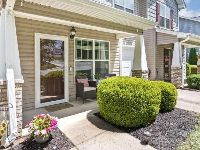 43 Sunny Meadows Boulevard, Arden, NC 28704.  MLS# CAR4249909, YatesRealty ID 13867. 43 Sunny Meadows Blvd with full use of the pool and new club house!