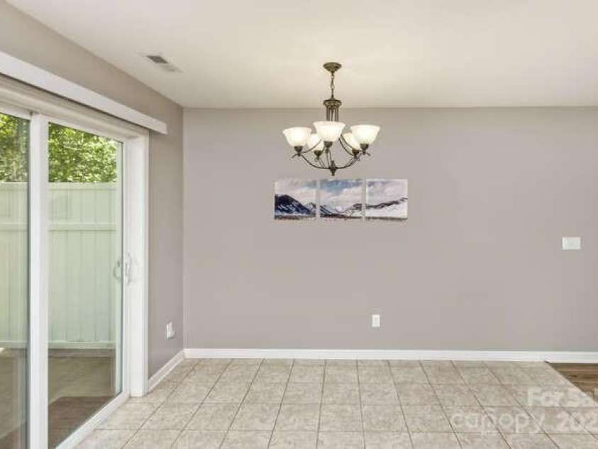 43 Sunny Meadows Boulevard, Arden, NC 28704.  MLS# CAR4249909, YatesRealty ID 13867. 