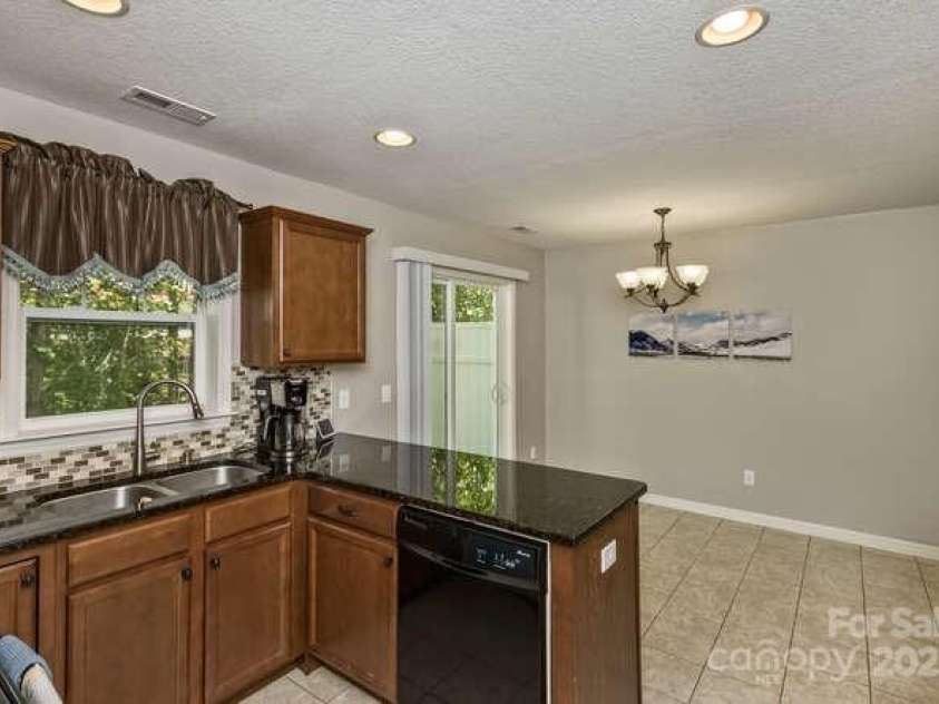 43 Sunny Meadows Boulevard, Arden, NC 28704.  MLS# CAR4249909, YatesRealty ID 13867. 