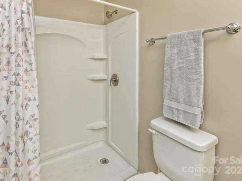 43 Sunny Meadows Boulevard, Arden, NC 28704.  MLS# CAR4249909, YatesRealty ID 13867. 