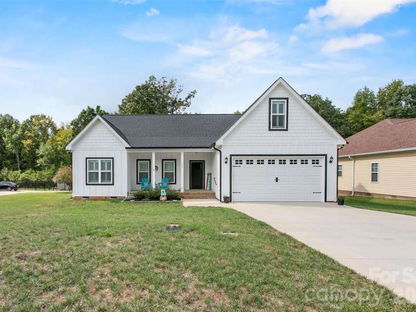 1205 Stonewyck Drive, Salisbury, NC 28146.  MLS# CAR4372604, YatesRealty ID 13868. 