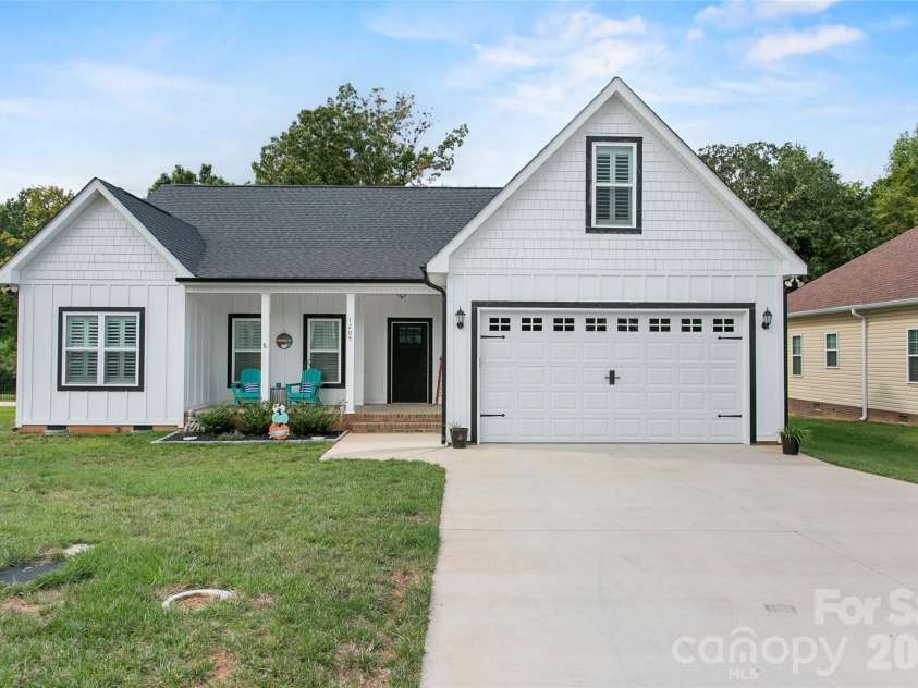 1205 Stonewyck Drive, Salisbury, NC 28146.  MLS# CAR4372604, YatesRealty ID 13868. 