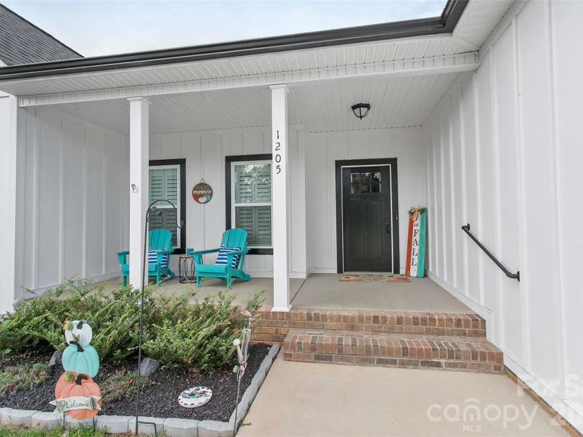 1205 Stonewyck Drive, Salisbury, NC 28146.  MLS# CAR4372604, YatesRealty ID 13868. 