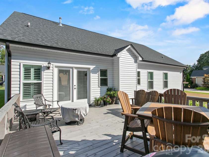 1205 Stonewyck Drive, Salisbury, NC 28146.  MLS# CAR4372604, YatesRealty ID 13868. 