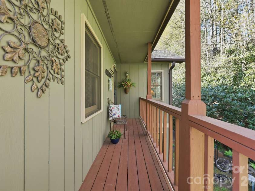 155 Glen Burney Lane, Blowing Rock, NC 28605.  MLS# CAR4372363, YatesRealty ID 13869. 