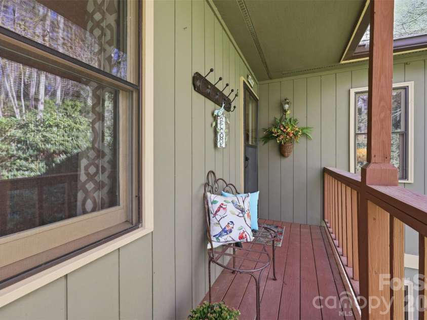 155 Glen Burney Lane, Blowing Rock, NC 28605.  MLS# CAR4372363, YatesRealty ID 13869. 