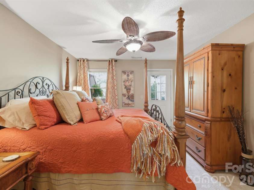 155 Glen Burney Lane, Blowing Rock, NC 28605.  MLS# CAR4372363, YatesRealty ID 13869. 