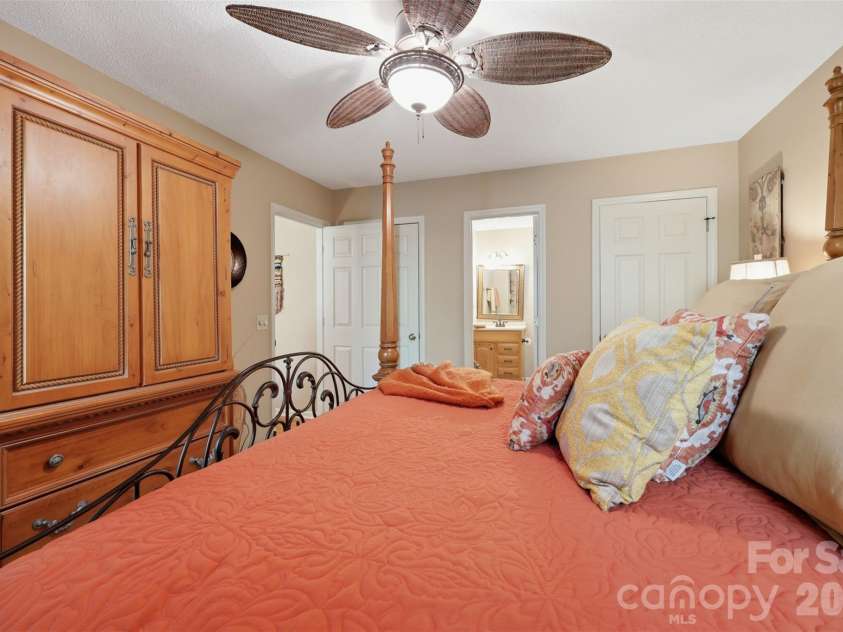 155 Glen Burney Lane, Blowing Rock, NC 28605.  MLS# CAR4372363, YatesRealty ID 13869. 