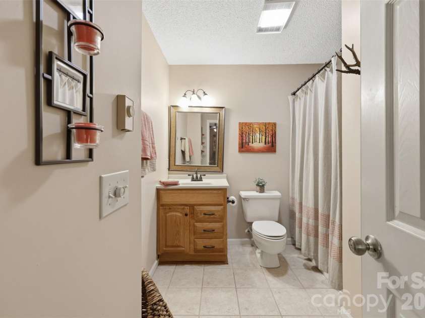155 Glen Burney Lane, Blowing Rock, NC 28605.  MLS# CAR4372363, YatesRealty ID 13869. 