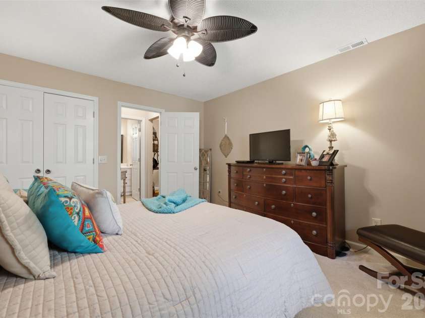 155 Glen Burney Lane, Blowing Rock, NC 28605.  MLS# CAR4372363, YatesRealty ID 13869. 