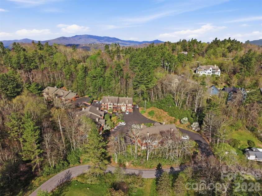 155 Glen Burney Lane, Blowing Rock, NC 28605.  MLS# CAR4372363, YatesRealty ID 13869. 