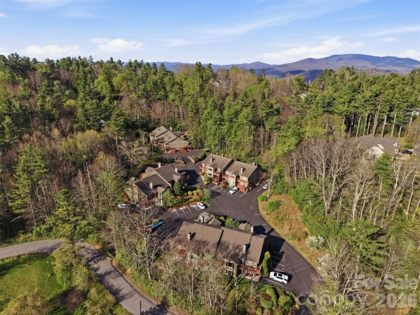155 Glen Burney Lane, Blowing Rock, NC 28605.  MLS# CAR4372363, YatesRealty ID 13869. 