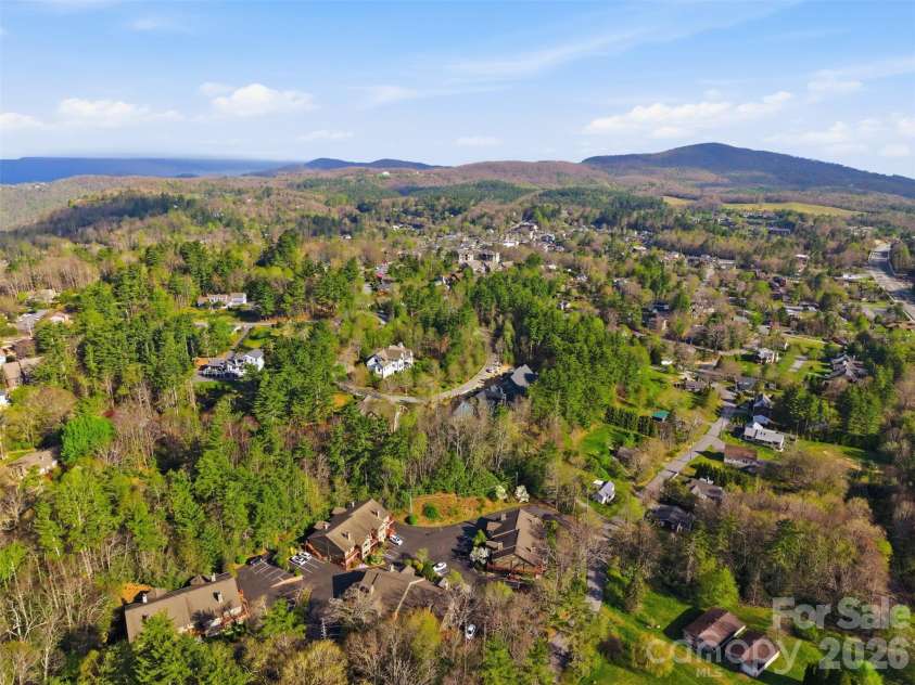 155 Glen Burney Lane, Blowing Rock, NC 28605.  MLS# CAR4372363, YatesRealty ID 13869. 