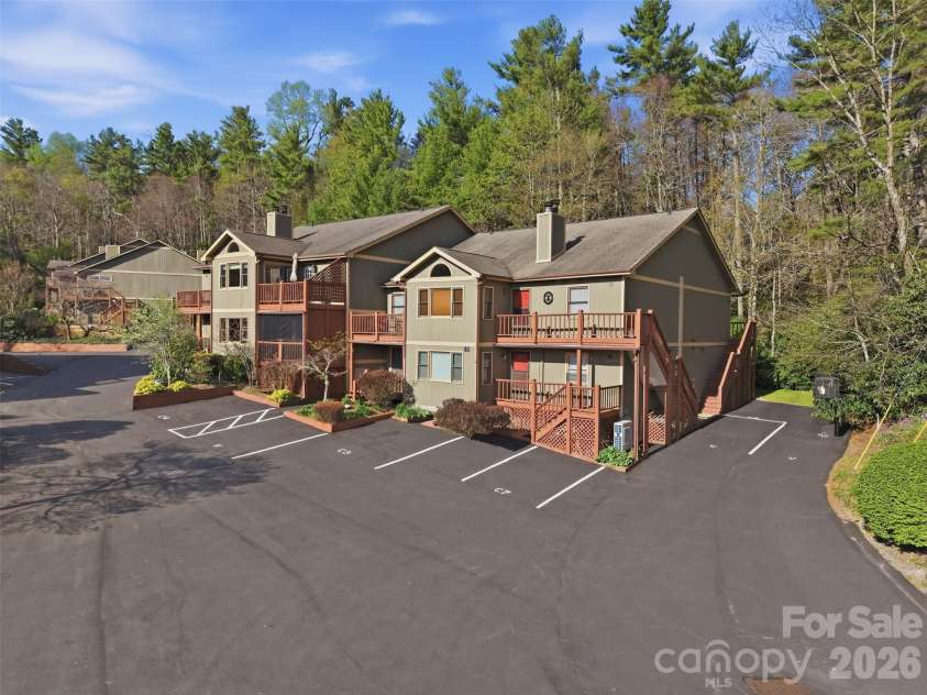 155 Glen Burney Lane, Blowing Rock, NC 28605.  MLS# CAR4372363, YatesRealty ID 13869. 