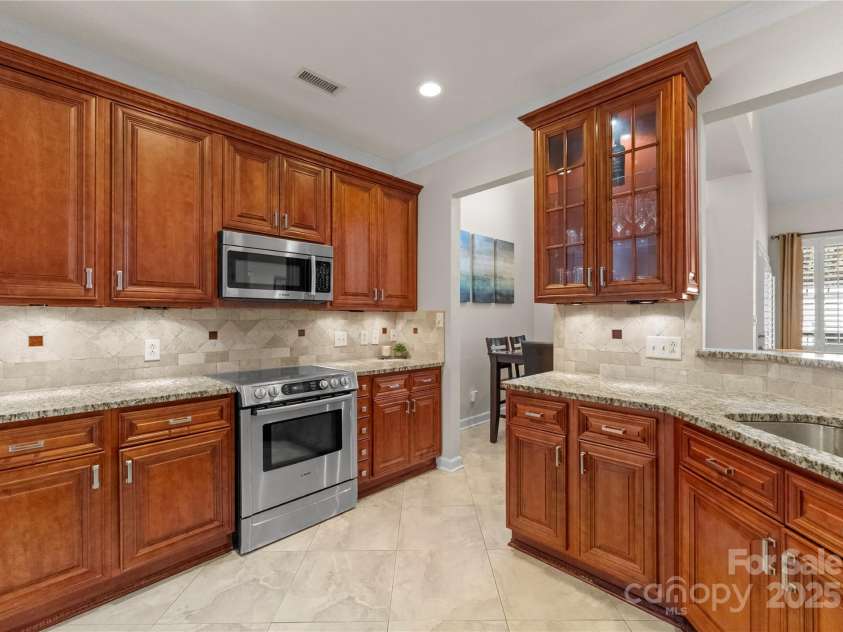 18409 Harborside Drive, Cornelius, NC 28031.  MLS# CAR4223654, YatesRealty ID 13869. 