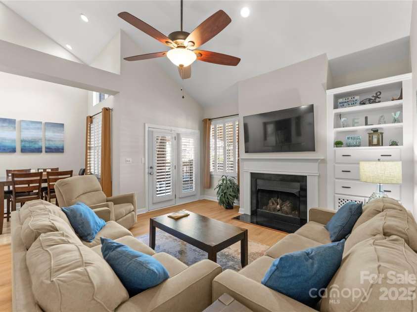 18409 Harborside Drive, Cornelius, NC 28031.  MLS# CAR4223654, YatesRealty ID 13869. 