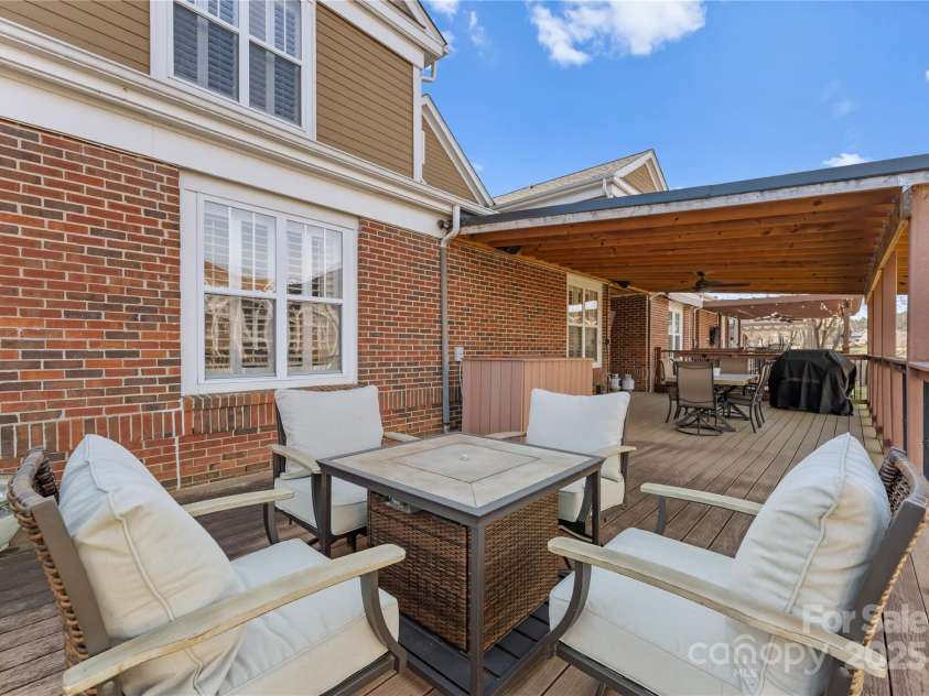 18409 Harborside Drive, Cornelius, NC 28031.  MLS# CAR4223654, YatesRealty ID 13869. 