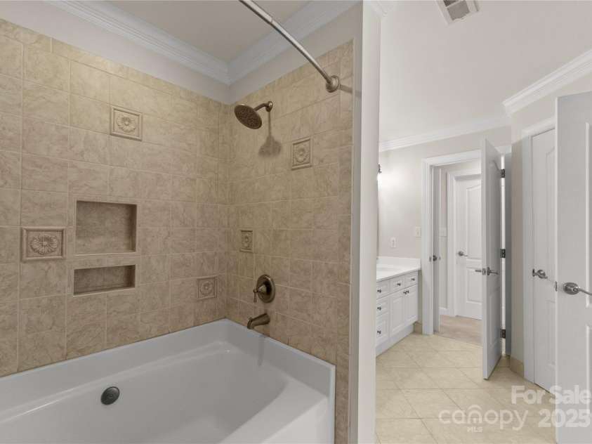 18409 Harborside Drive, Cornelius, NC 28031.  MLS# CAR4223654, YatesRealty ID 13869. 