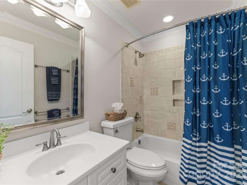 18409 Harborside Drive, Cornelius, NC 28031.  MLS# CAR4223654, YatesRealty ID 13869. 