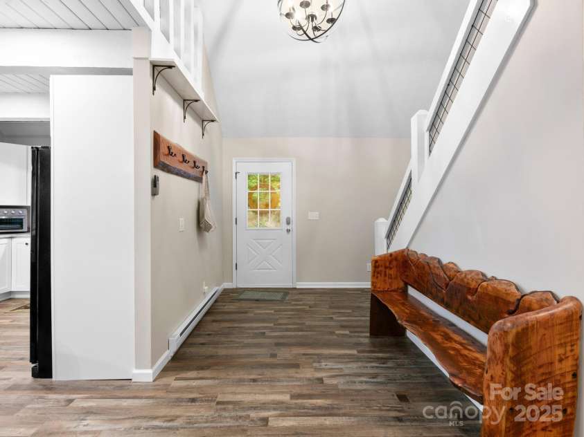 139 Kammerer Drive, Waynesville, NC 28785.  MLS# CAR4302164, YatesRealty ID 1387. Foyer 