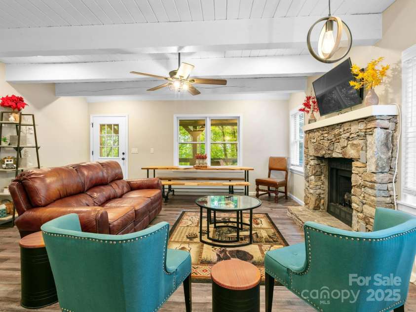 139 Kammerer Drive, Waynesville, NC 28785.  MLS# CAR4302164, YatesRealty ID 1387. Living Room + Dining Area