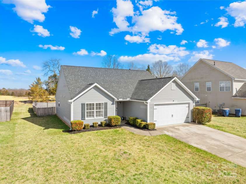 414 Glencroft Drive, Wingate, NC 28174.  MLS# CAR4223970, YatesRealty ID 1387. 