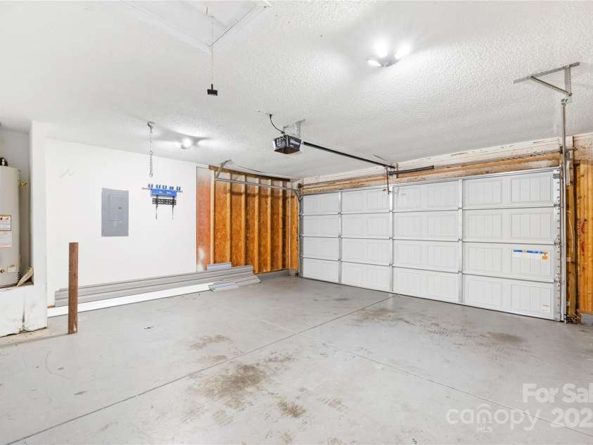 414 Glencroft Drive, Wingate, NC 28174.  MLS# CAR4223970, YatesRealty ID 1387. 