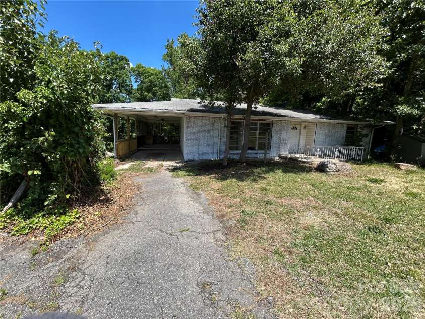 312 Davis Park Road, Gastonia, NC 28052.  MLS# CAR4372460, YatesRealty ID 13870. 