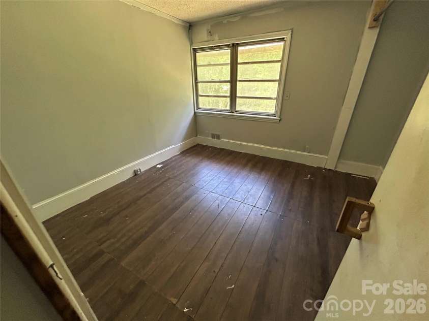 312 Davis Park Road, Gastonia, NC 28052.  MLS# CAR4372460, YatesRealty ID 13870. 