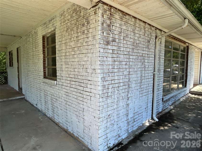 312 Davis Park Road, Gastonia, NC 28052.  MLS# CAR4372460, YatesRealty ID 13870. 