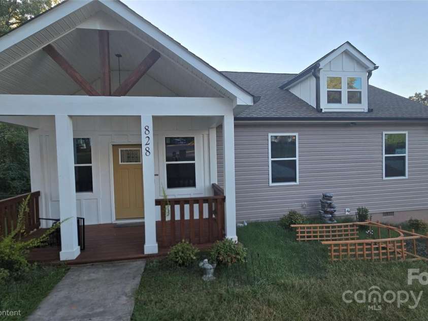 828 Cabaniss Drive, Shelby, NC 28150.  MLS# CAR4319238, YatesRealty ID 13870. 
