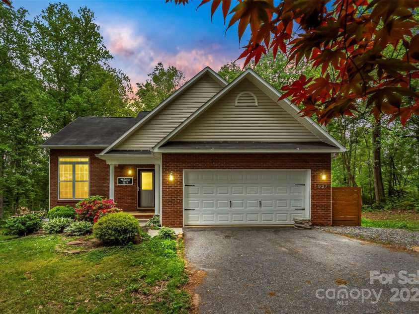 4927 Gateway Drive, Claremont, NC 28610.  MLS# CAR4251255, YatesRealty ID 13871. 