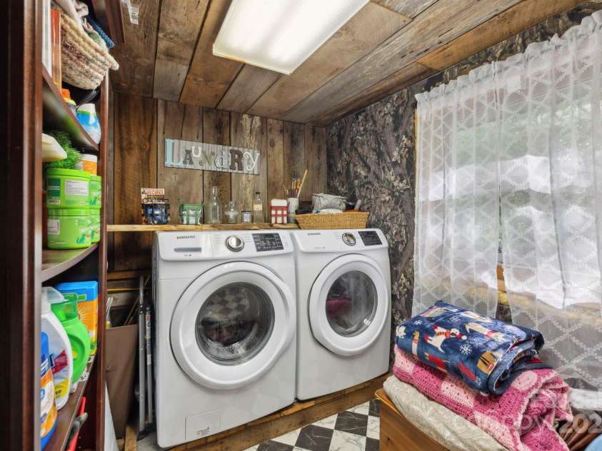 214 Hubert Mccall Road, Balsam Grove, NC 28708.  MLS# CAR4256871, YatesRealty ID 13872. Laundry