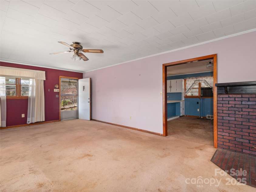 30 Ray Street, Waynesville, NC 28786.  MLS# CAR4234080, YatesRealty ID 13873. 