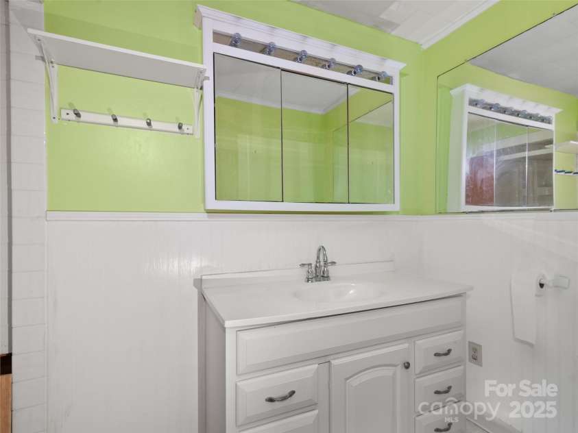 30 Ray Street, Waynesville, NC 28786.  MLS# CAR4234080, YatesRealty ID 13873. 