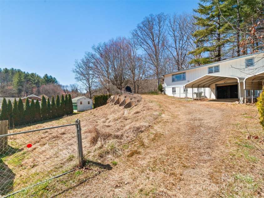 30 Ray Street, Waynesville, NC 28786.  MLS# CAR4234080, YatesRealty ID 13873. 