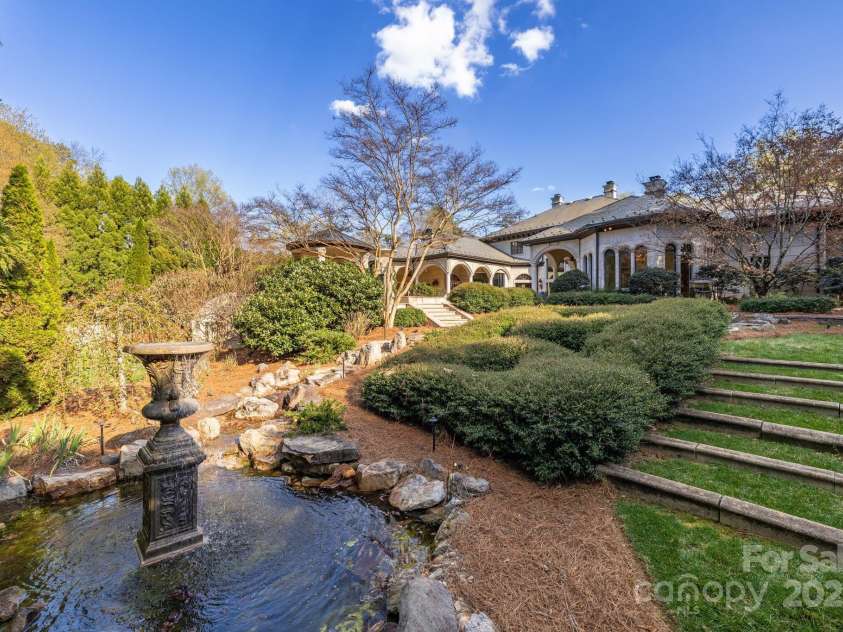 2725 Windsor Road, Winston Salem, NC 27104.  MLS# CAR4222418, YatesRealty ID 13874. 