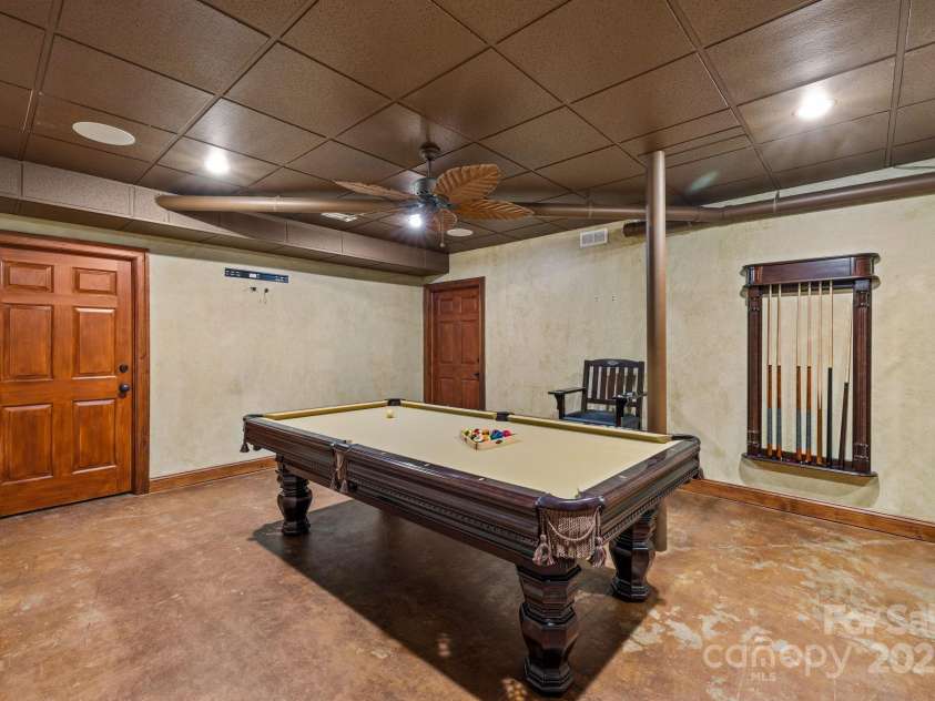 2725 Windsor Road, Winston Salem, NC 27104.  MLS# CAR4222418, YatesRealty ID 13874. 