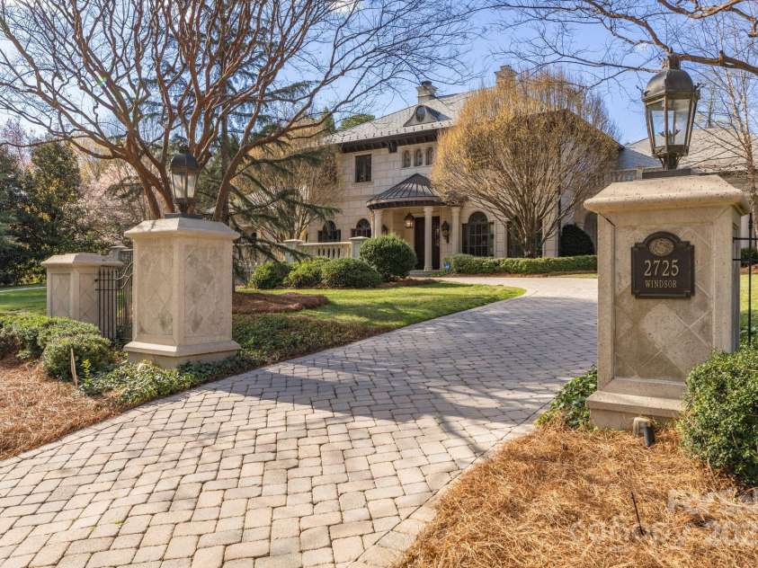 2725 Windsor Road, Winston Salem, NC 27104.  MLS# CAR4222418, YatesRealty ID 13874. 