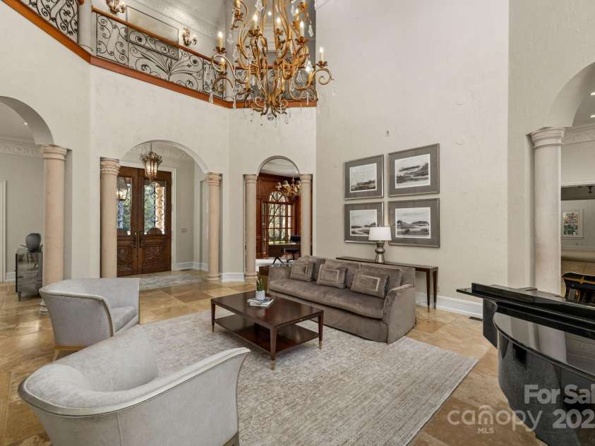 2725 Windsor Road, Winston Salem, NC 27104.  MLS# CAR4222418, YatesRealty ID 13874. 