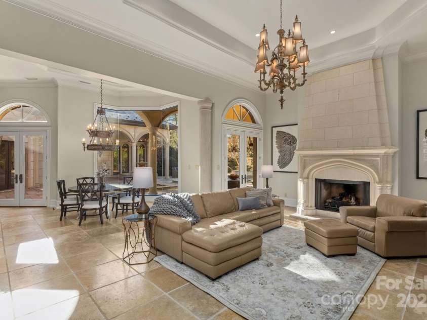 2725 Windsor Road, Winston Salem, NC 27104.  MLS# CAR4222418, YatesRealty ID 13874. 